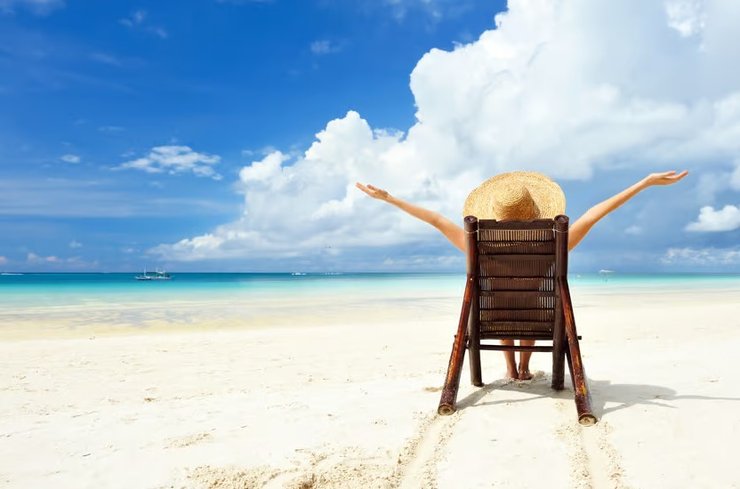 загар на пиве, бьюти-тренды TikTok, безопасность на солнце, эксперты по уходу за кожей, вредные бьюти-практики, риски солнечных ожогов, тепловое истощение, фальшивый загар, повреждение кожи, ультрафиолетовое излучение, нанесение солнцезащитного крема