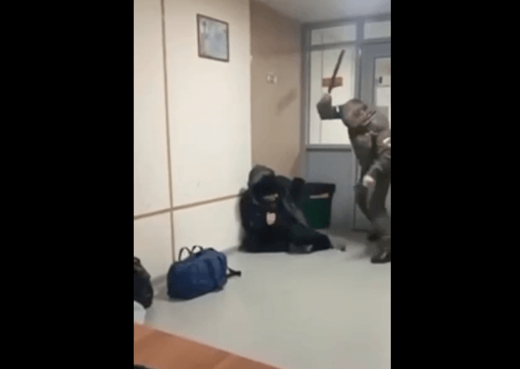 Избиение раненых российских военных