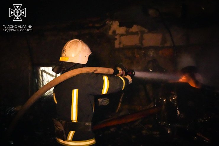 Одеса, війна, ДСНС, удар, пожежа, фото
