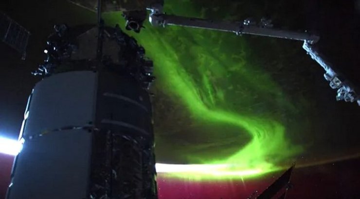 полярне сяйво космос