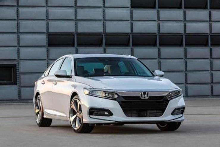 Автомобиль Honda Accord 2018 года