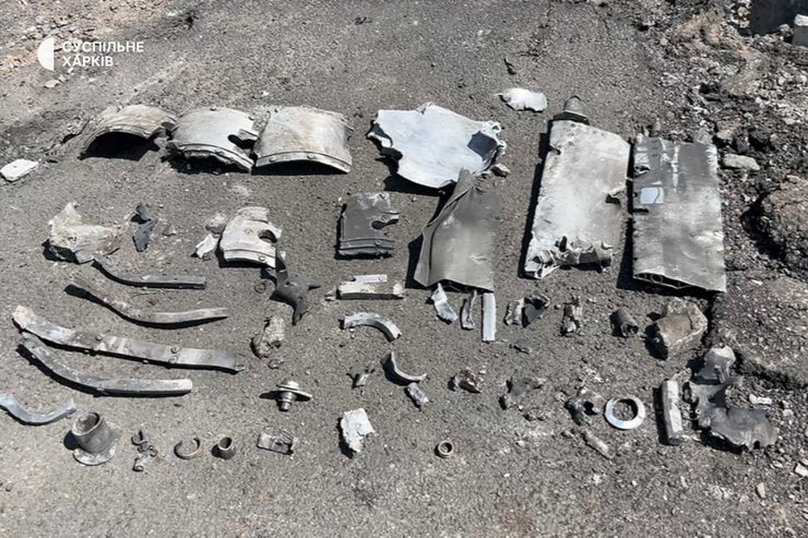 Обломки КАБа, которым ВС РФ ударили по Харькову 24 июля