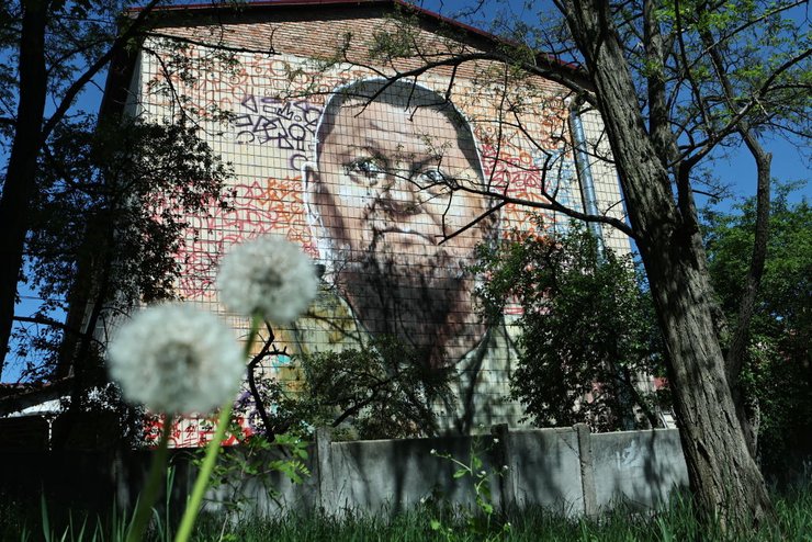 мурал, після звільнення з посади головнокомандувача фактично зник із публічного простору