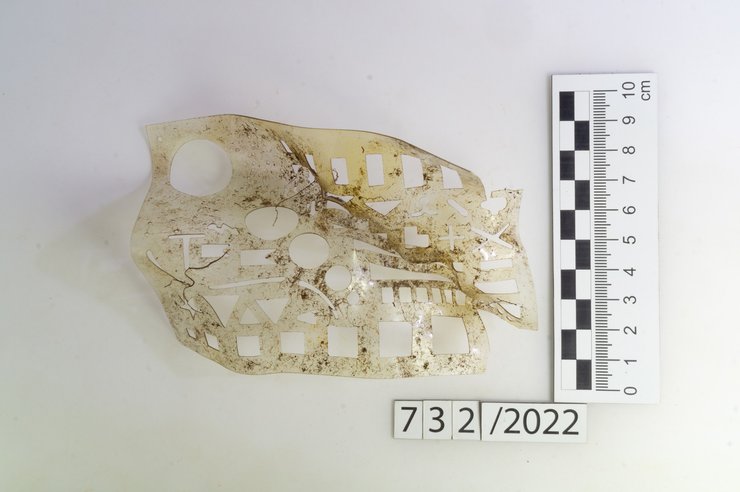 пластиковый материал, линейка, стол, фото