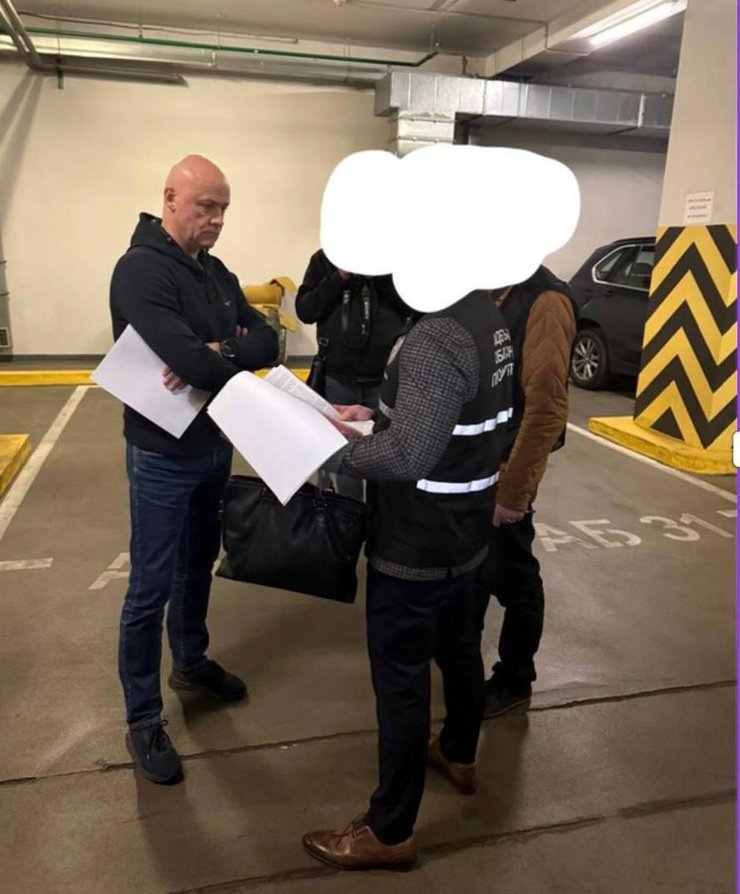 Труханову вручають підозру Труханову вручають підозру