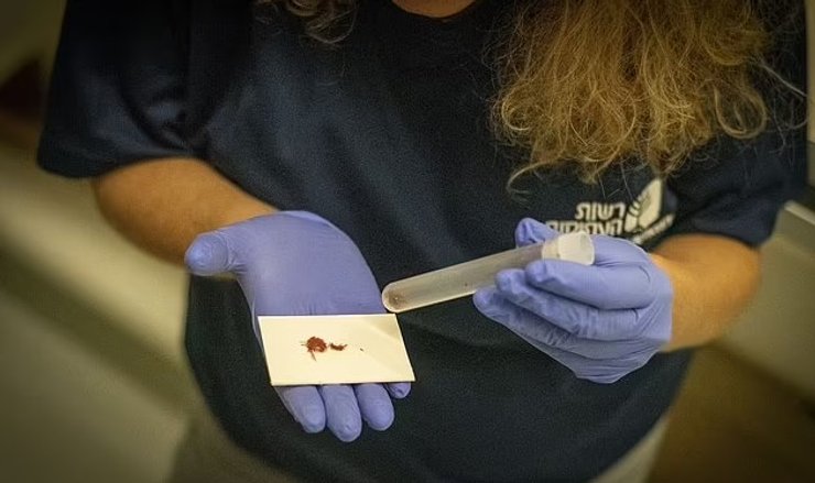 красная ткань библия