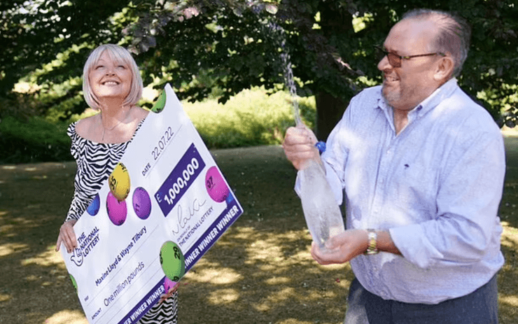 выигрыш в лотерею, лотерея, выигрыш 1 млн фунтов, лотерея в британии