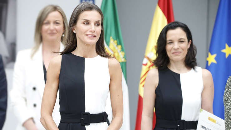 королева летиция, королева испании, черно-белое платье, модный образ