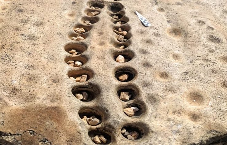 Кенія, гра, археологи, вчені, сокири, аркада, знахідка, археологія, наука, Африка, Стародавній Єгипет, поховання, ніж, бенкет, скотарі, відкриття, скарб, дошка, датування, туристи, заповідник