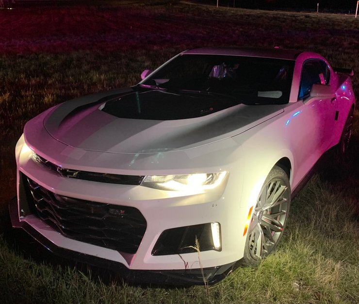 Chevrolet Camaro ZL1, Chevrolet Camaro 2022, Chevrolet Camaro, угон авто, полицейская погоня
