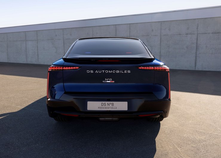 DS8, новый DS №8, электромобиль DS №8, Эмманюэль Макрон, новый DS №8