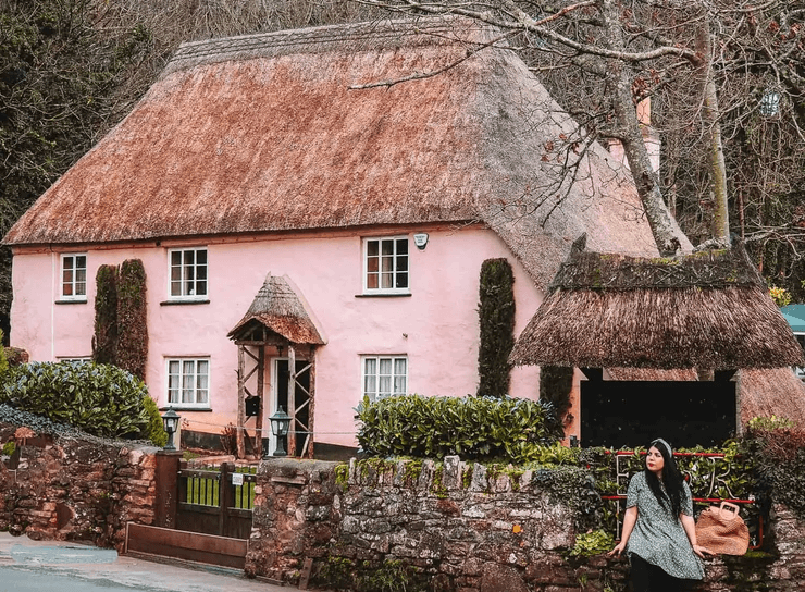 Деревня в Великобритании, Кокингтон, небольшая деревня, старинные дома, соломенная крыша, ремесленники, пропасть в прошлое