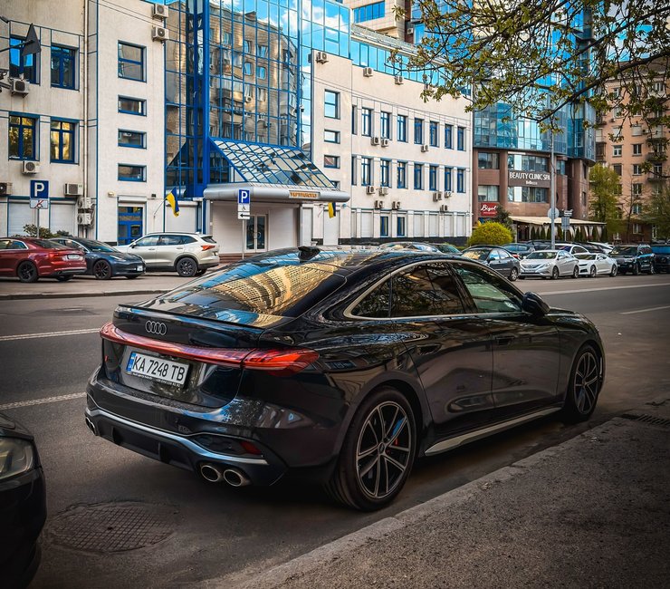 новый Audi S5 2025