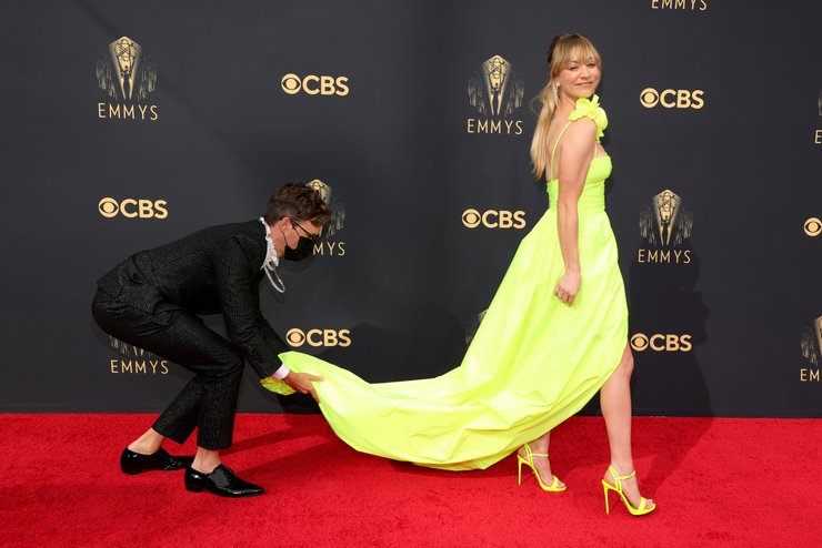 Кейлі Куоко, плаття, Еммі, яскраве вбрання