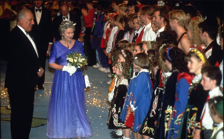 Королева на балу по случаю ее 40-й годовщины правления