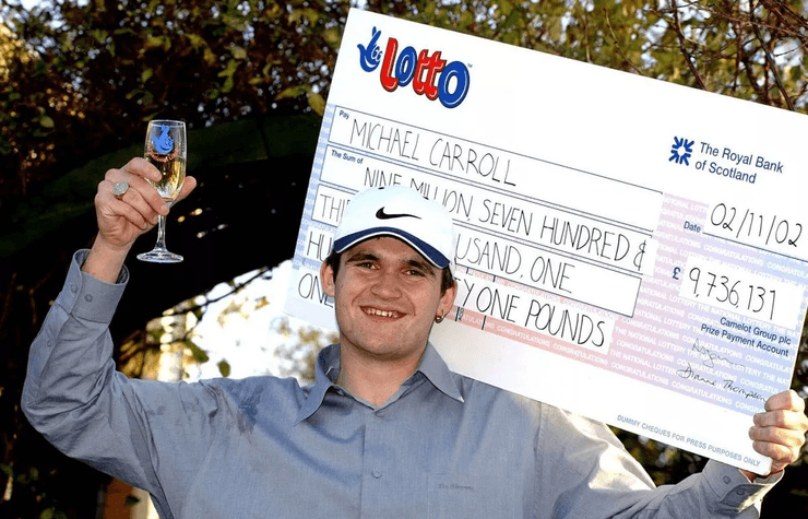 Лотерея, виграш, Майкл Керролл, переможець лотереї, британська лотерея, сміттяр, витрата статків, мільйонер, гроші