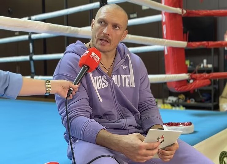 Украинский боксер Александр Усик