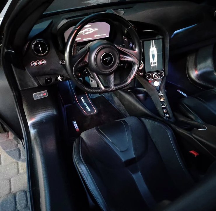 Салон McLaren 720S, суперкар McLaren, McLaren 720S 2019, тюнінг McLaren