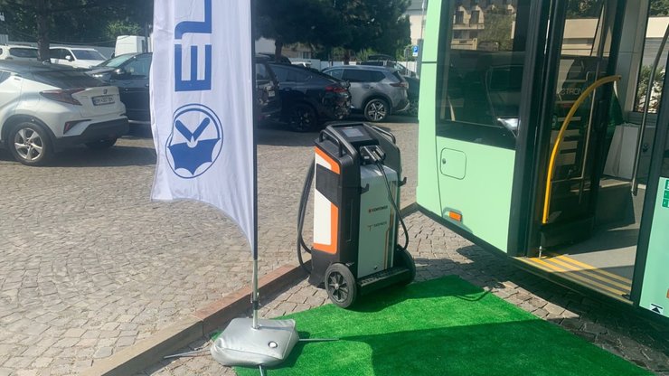 електробус зарядка