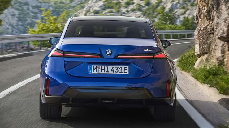 Автомобиль BMW i3 50 xDrive 2027 года