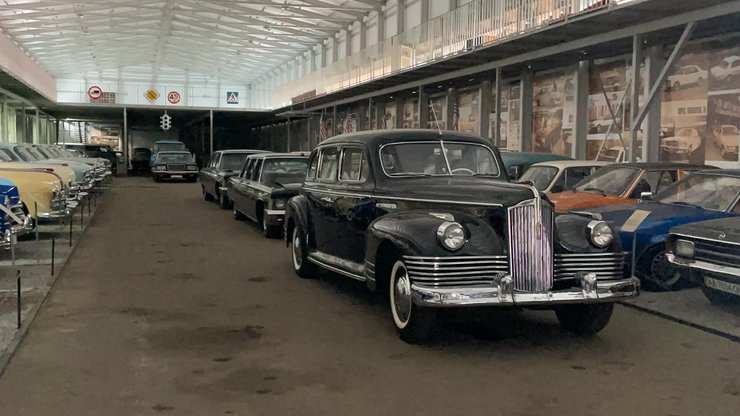 музей Колеса истории, автомузей Киева, киевский автомузей, музей ретро-авто
