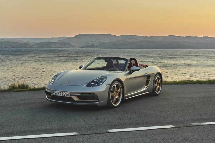 Автомобиль Porsche 718 Boxster