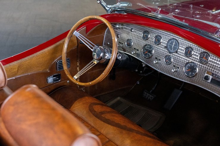 салон Duesenberg SSJ