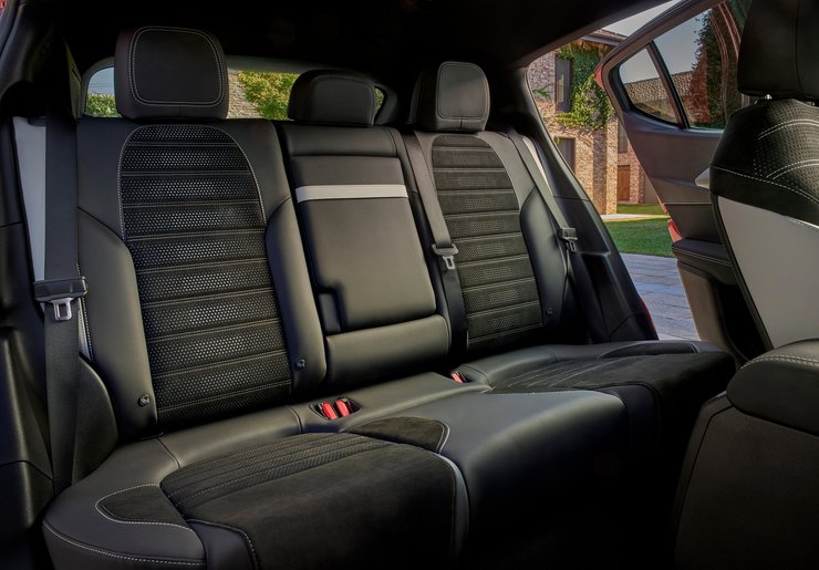 Салон Alfa Romeo Tonale 2026