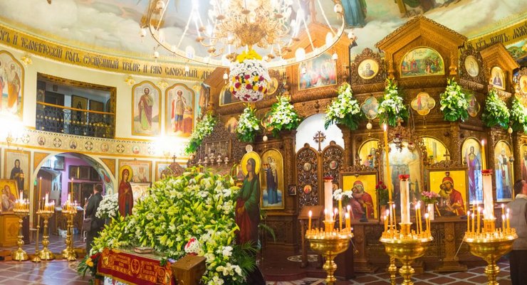 Троица, храм