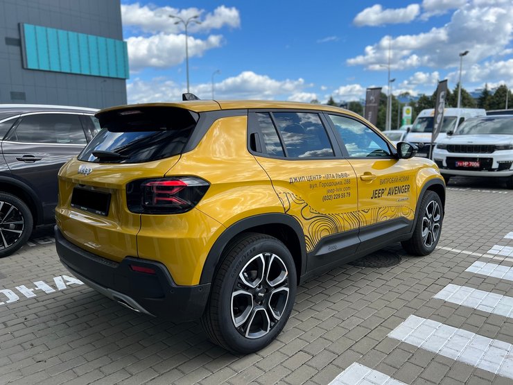 Jeep Avenger, Новий Jeep Avenger, кросовер Jeep, електромобіль Jeep