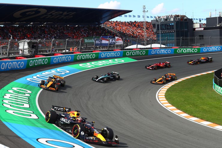 Cтарт гран-при Нидерландов