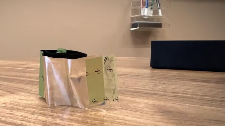 пластик, саморозрядження, акумулятор, батарея