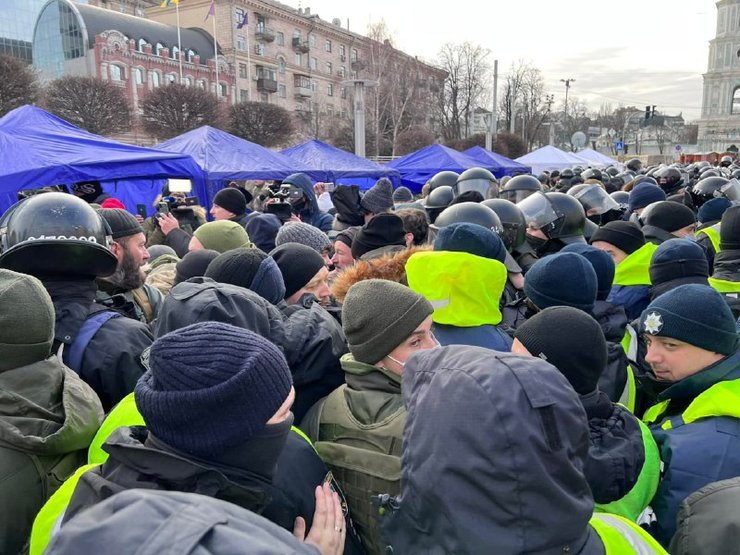 Стычки Печерский суд