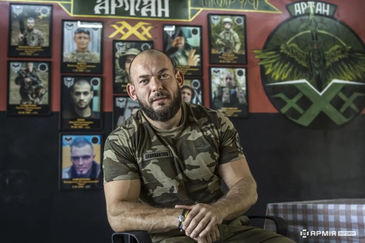 Командир "Артан Х" Андрій Мельник команує колишнім засудженими