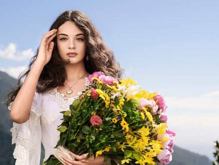 Дэва Кассель, дочь Венсана Касселя и Моники Беллуччи фото