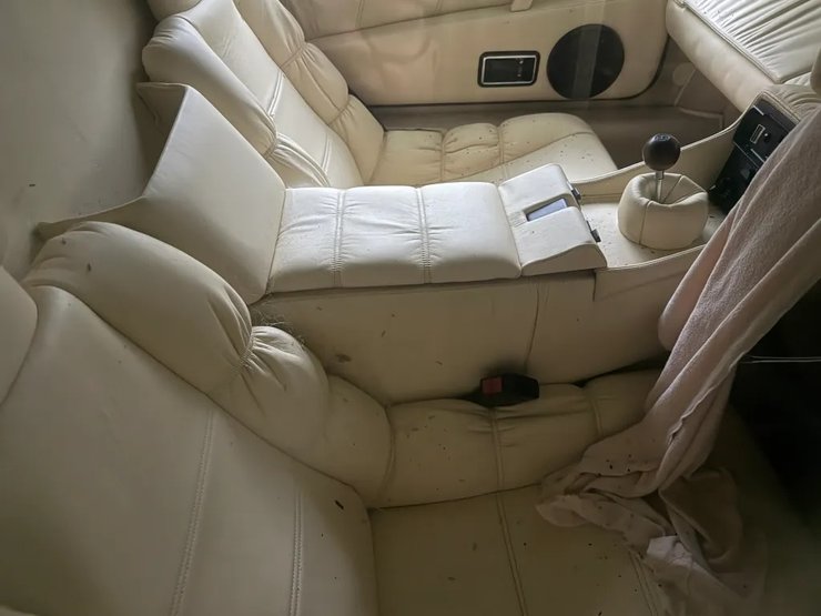 салон Lotus Esprit