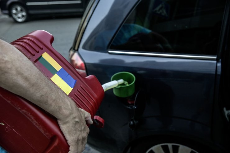 В случае полного выполнения рекомендации ЕС стоимость топлива на украинских АЗС может вырасти до 75-80 грн/л