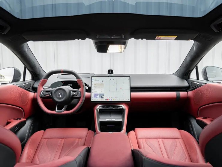 салон Zeekr 007 FR-Line