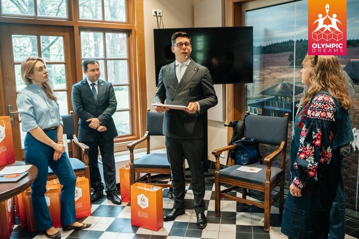 Александра Новикова, СЕО проекта Olympic Dreams, Евгений Довженко, первый секретарь Посольства Украины в Нидерландах и Olaf Prinsen, бургомистр г. Heerde