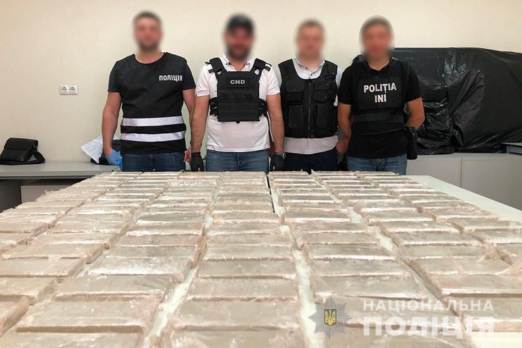 героин, полицейские, изъятие, фото