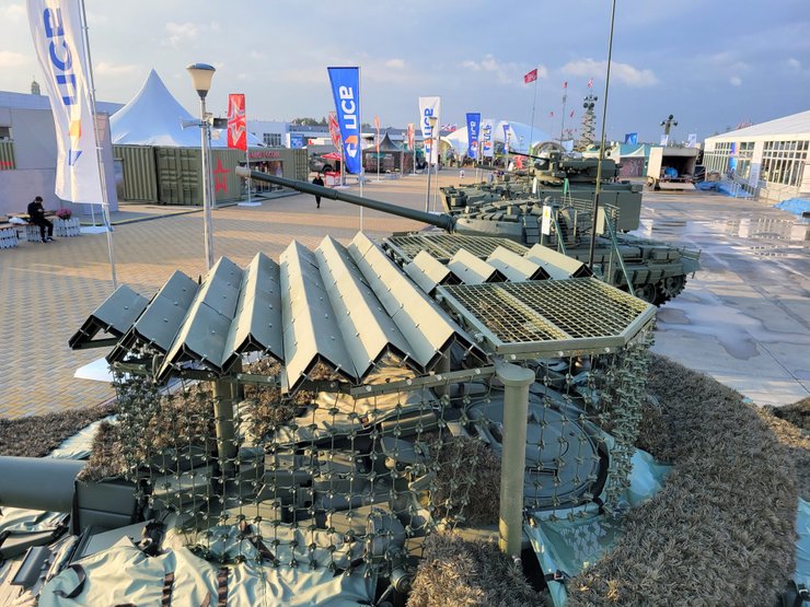 російські танки