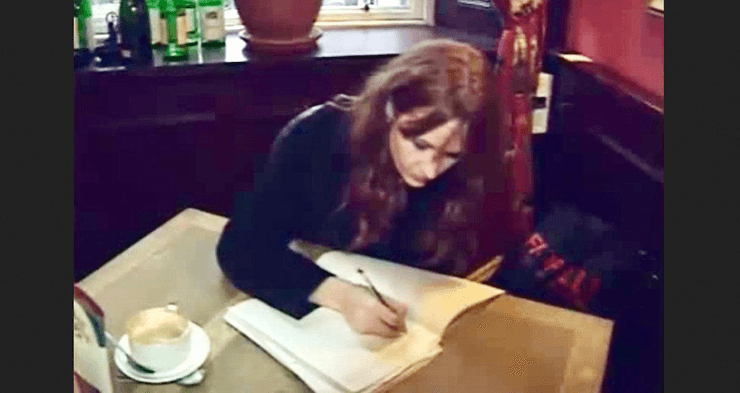 Джоан Роулинг, подкаст муж абьюзер, первый муж роулинг, домашнее насилие, гарри поттер