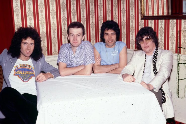 Бейкер з музикантами Queen