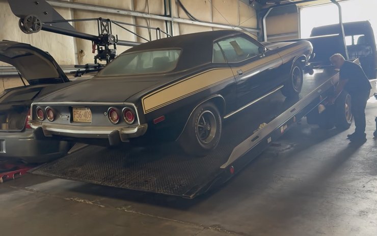 Плимут Куда 1974 года