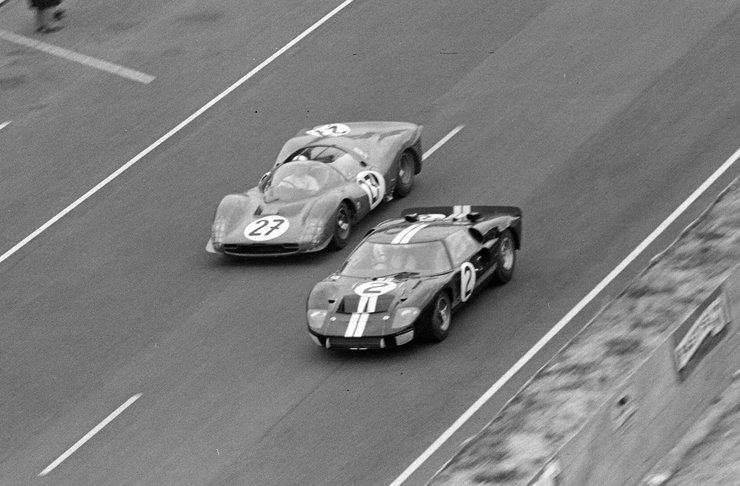 Ford GT40 Ferrari 330 P3 Ford GT40 Ferrari 330 P3