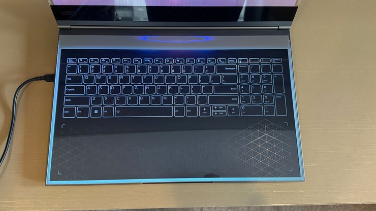 Прозорий ноутбук Lenovo клавіатура