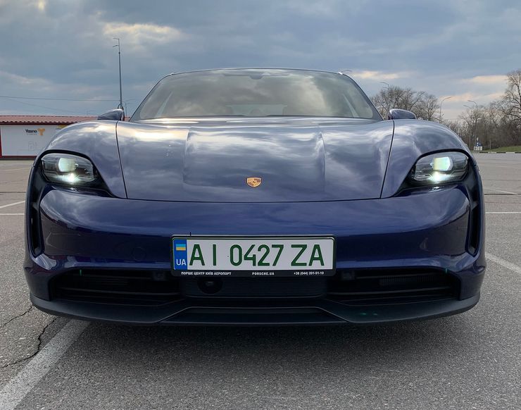 Экстерьер Порш Тайкан 2021