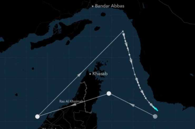 В Ормузском проливе зафиксировали "зомби-танкер", который выдавал себя за списанное судно
