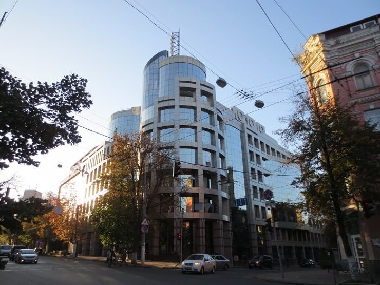 здание головного офиса банка надра в киеве
