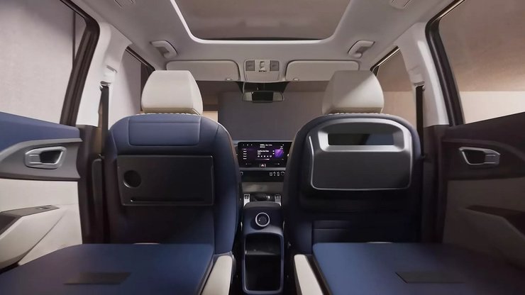 багажник Kia Carens, Новый Kia Carens, Kia Carens 2025, Kia Carens Clavis, минивэн Kia, кроссовер Kia, Kia Carens 2025, Kia Carens Clavis